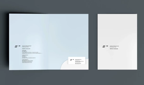 Advocaat Pien — Opengeklapte kaft, met binnenwerk dat aansluit bij de huisstijl. Praktisch en stijlvol. — Branding, Grafisch Ontwerp — Branding door Sixtyeight